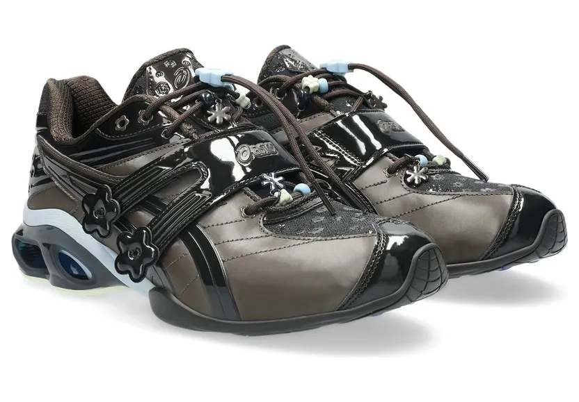 Cecilie Bahnsen x ASICS GEL-Kinetic FR “Black Coffee” komt 12 september (3)