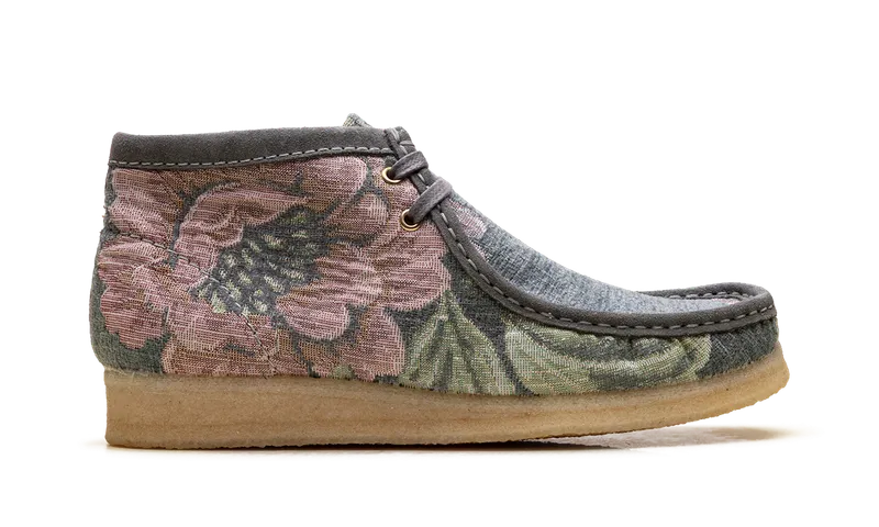 Clarks Wallabee Boot “Blue Floral” (26169842)