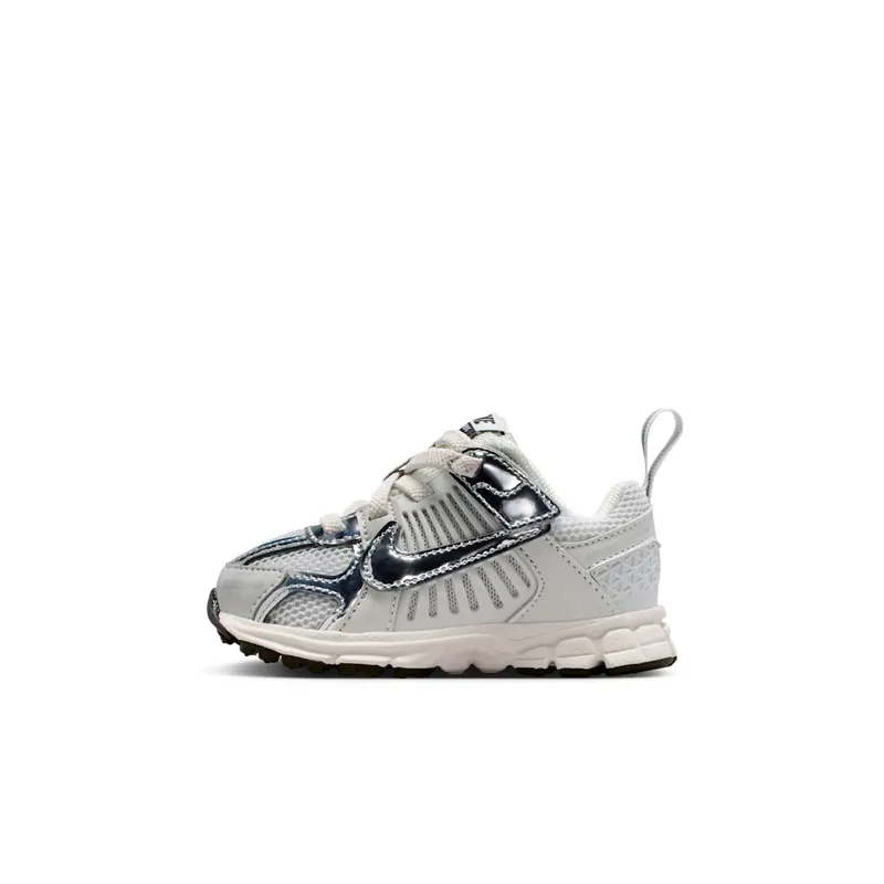 Nike Vomero 5 TD “Photon Dust Gridiron Sail Chrome” (IM9466-001)