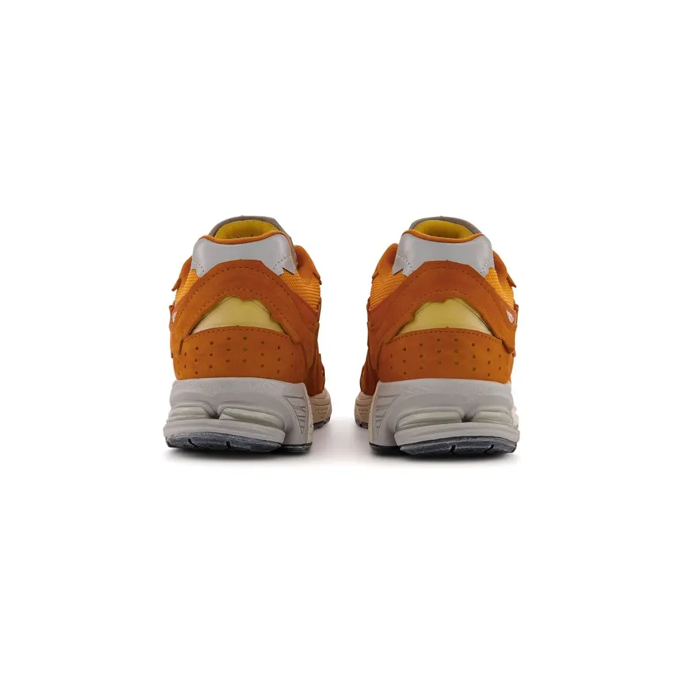 New Balance 2002R Protection Pack Vintage Orange (M2002RDE)