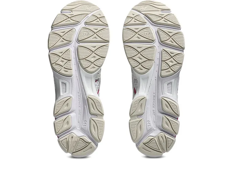 ASICS GEL-CUMULUS 16 “White / Cream” (1203A733-108)