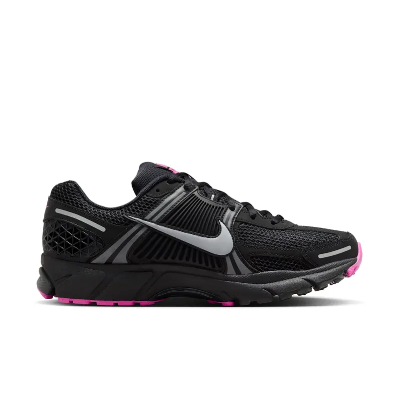 Nike Zoom Vomero 5 “Black Pink Blast” (FB9149-004)