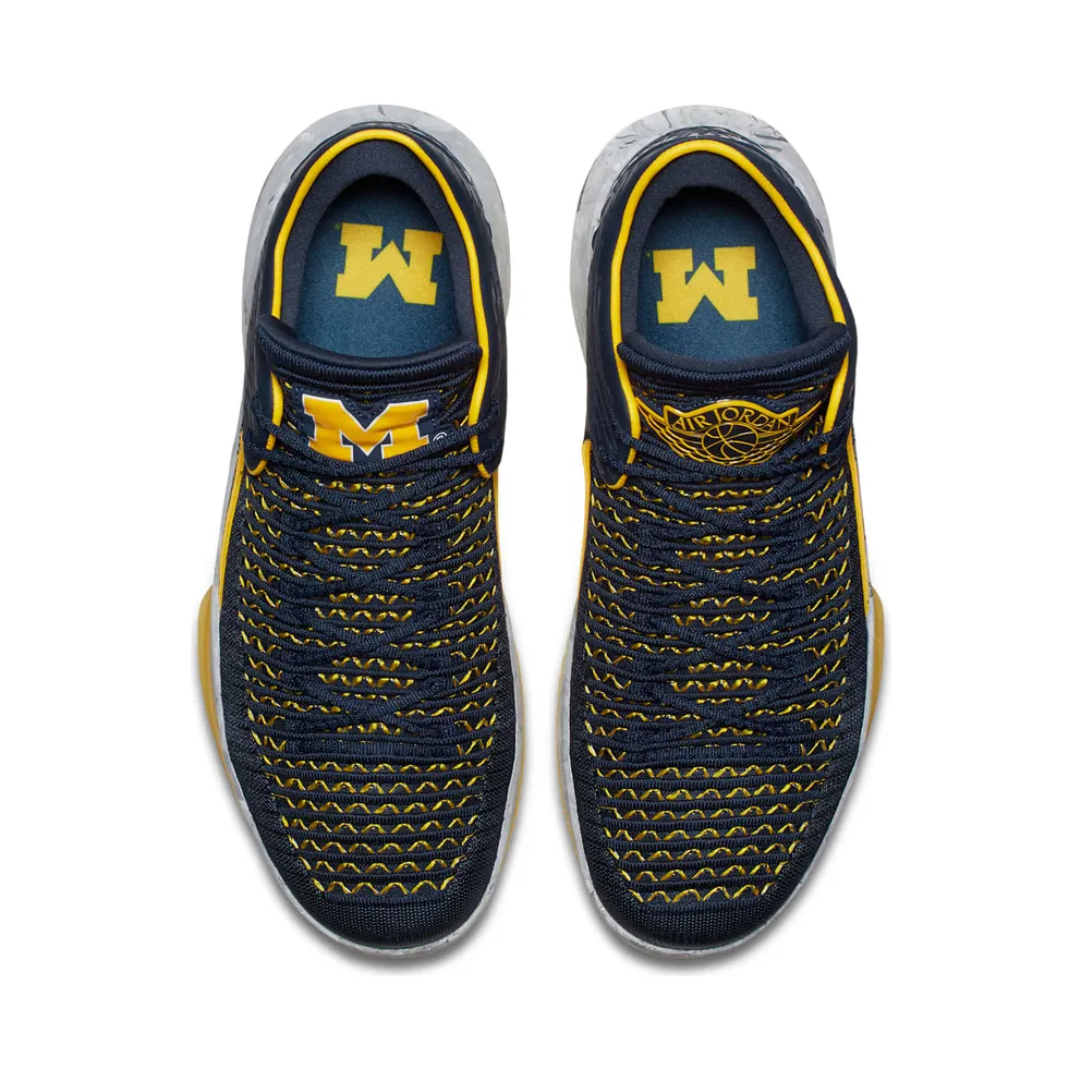 Jordan XXXII Low Michigan College Navy/Metallic Silver-White-Amarillo (AA1256-405)