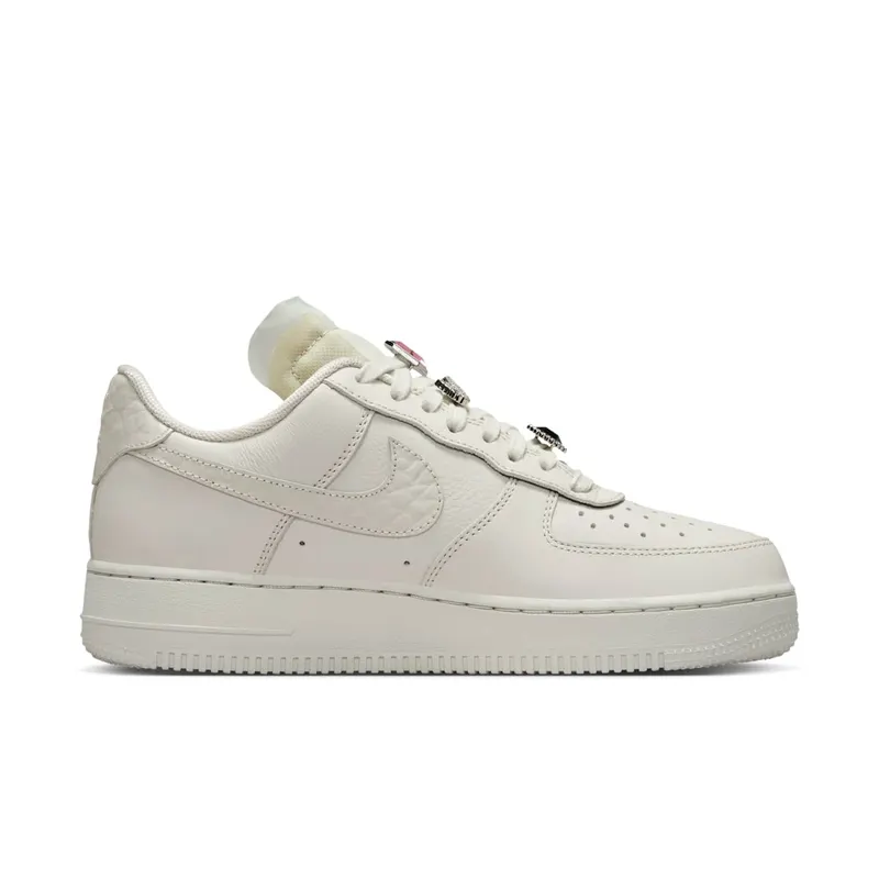 Nike Air Force 1 Low Premium Blings Light Bone (DN5463-001)