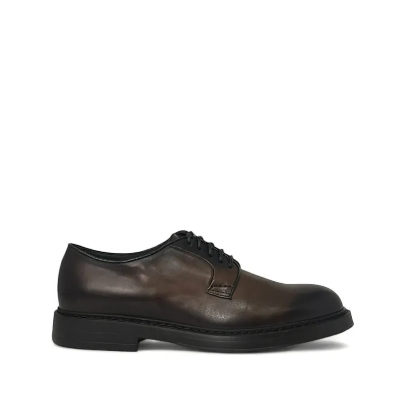 Doucal’s “Black” (DU1385BRUXUF18 8TM04)