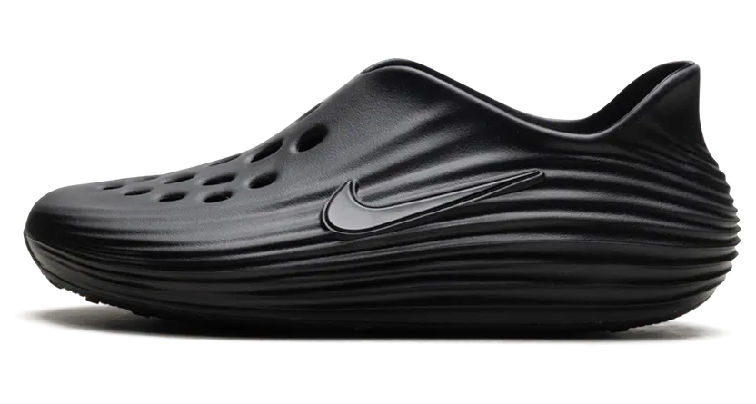 Nike Reactx Rejuven8 “Triple Black”: de makkelijkste keuze in je kast