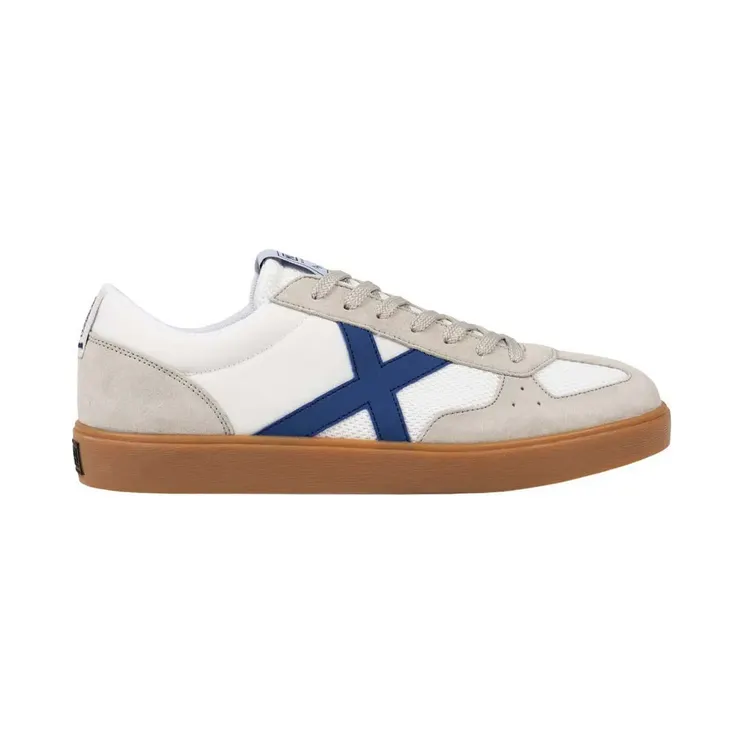 Munich White (404604741)