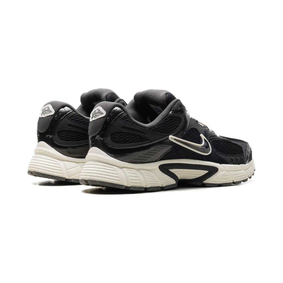 Nike V5 RNR “Jackie Robinson Day” (IQ3723-001)