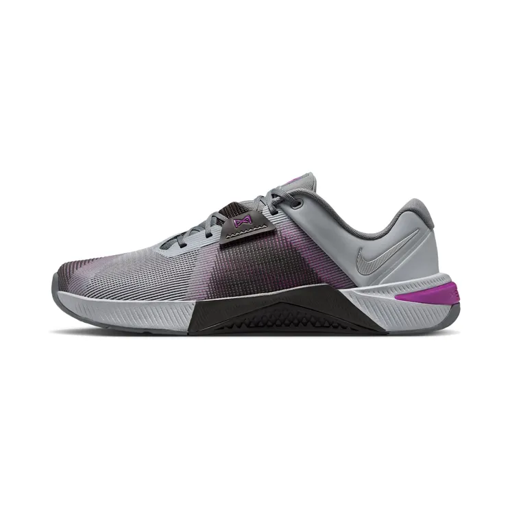 Nike Metcon 10 “Wolf Grey / Medium Ash / Vivid Purple / Metallic Silver” (HJ1875-003)