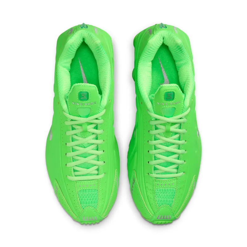 Nike Shox R4 “Green Strike” (HV0839-398)