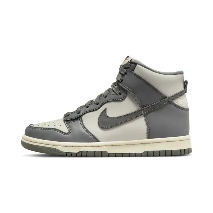 Nike Dunk High SE (GS) “Grey/Sail” (DM1028-001)