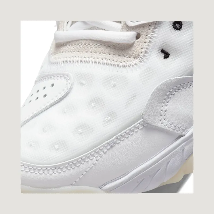 air-jordan-delta CW0913-102