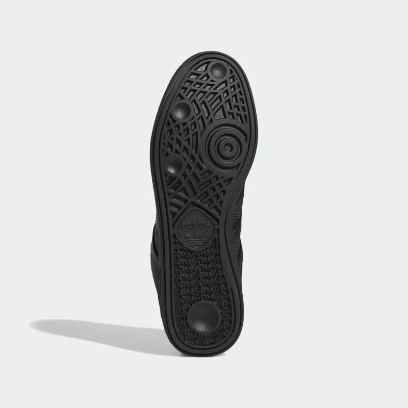 adidas  Busenitz Gore-tex Core Black Core Black/Carbon/Gold Metallic (B41664)