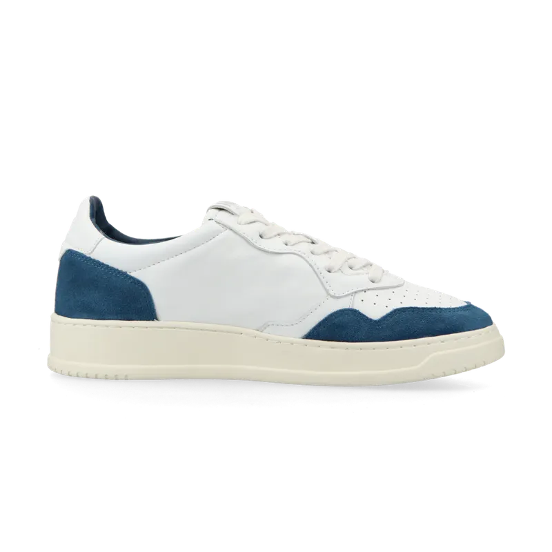 Autry Medalist Low (White / Blue) – AULMGS41