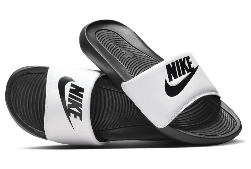 Nike Victori One Schwarz (CN9675-005)