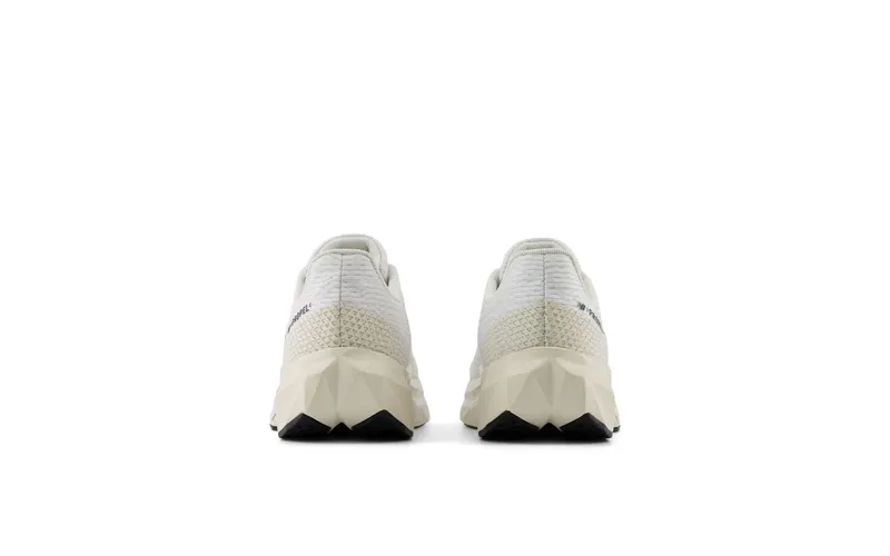 New Balance FuelCell Propel v5 White Black Linen (GPFCPRC5)