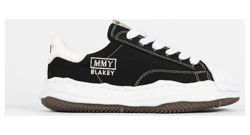 Maison Mihara Yasuhiro Blakey – “Black White” (A08FW735-BLKWHT)