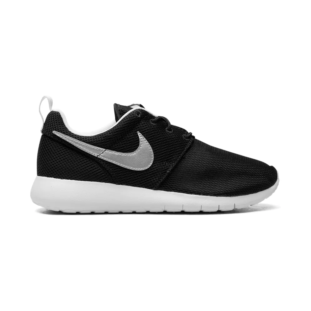 Nike Roshe One (GS) “Black Metallic Silver” (599728-021)