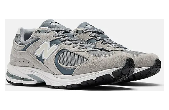 New Balance M2002RST “Light Grey”: saai op de goede manier (4)