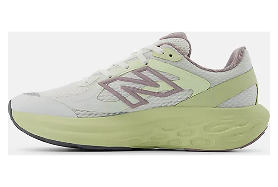 new-balance-sneaker UTRNQB