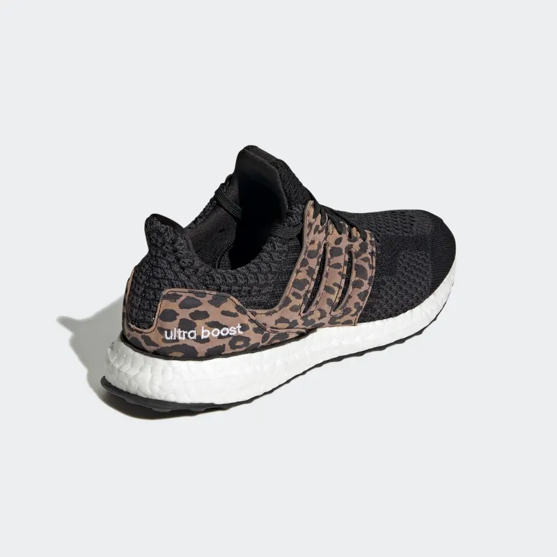Adidas Ultraboost 5.0 DNA Core Black / Core Black / Carbon (HP9558)