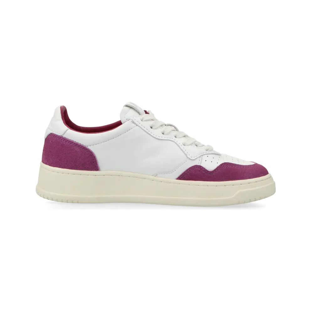 Autry Medalist Low W (goat / suede white / scrlt) – AULWGS39