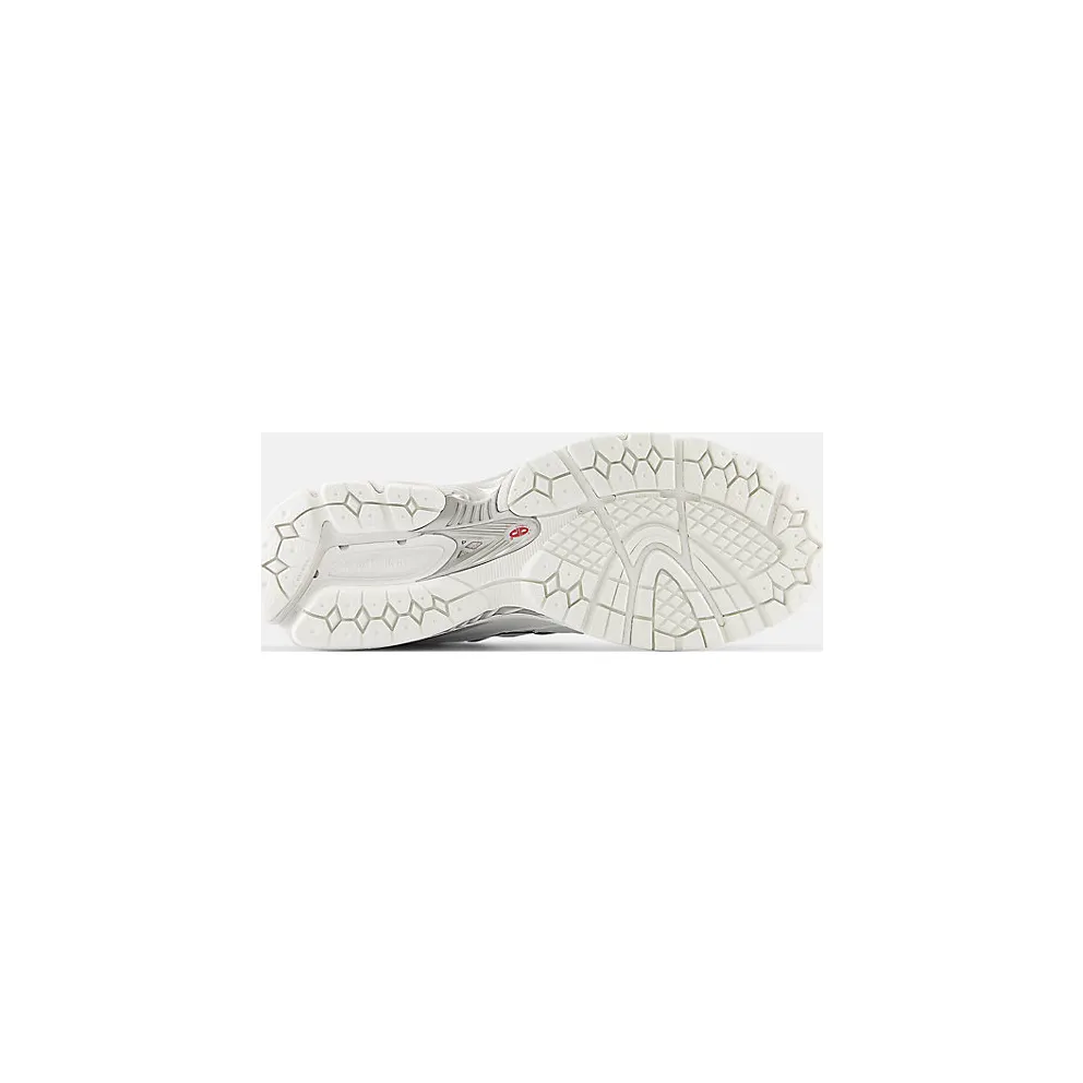New Balance 2002RX “White / Grey” (M2002RXM)