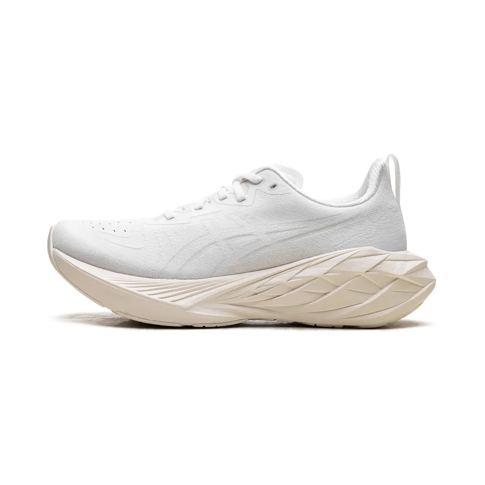 Asics Novablast 4 “White / White” (1011B693-102)