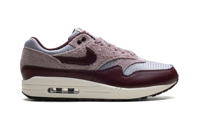Nike Air Max 1 ESS PRM “CEMENT GREY/BURGUNDY CRUSH” (FQ7327-001)
