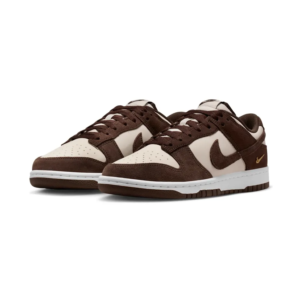 Nike Dunk Low Suede “Light Orewood Brown / Baroque Brown / White” (IO4244-102)