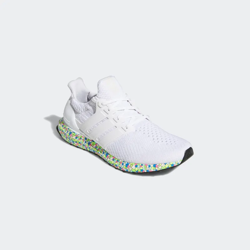 adidas Ultraboost 5.0 DNA Cloud White / Cloud White / Core Black (GY4525)