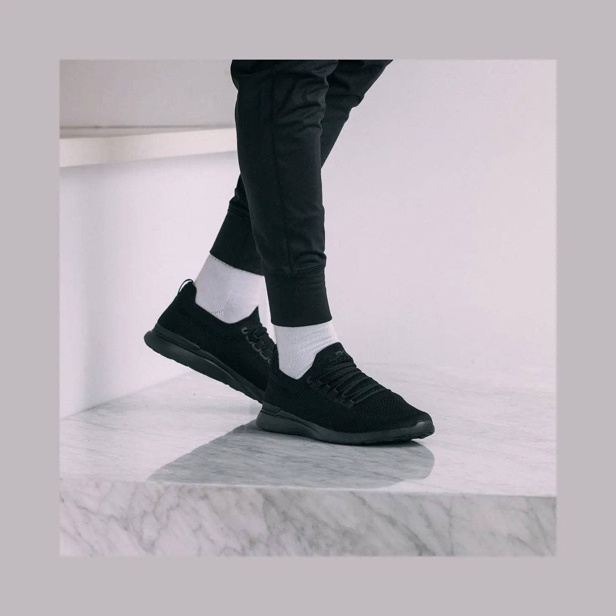 APL TechLoom Breeze “Black/Black” (Heren) (2)