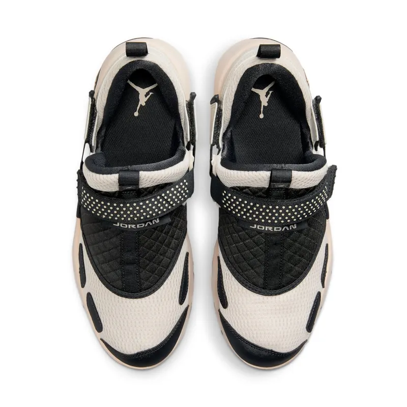 Jordan Trunner LX “Light Orewood Brown” (HQ2164-102)