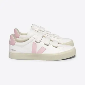 Veja Recife “Extra White Petale” (RC0503696A)
