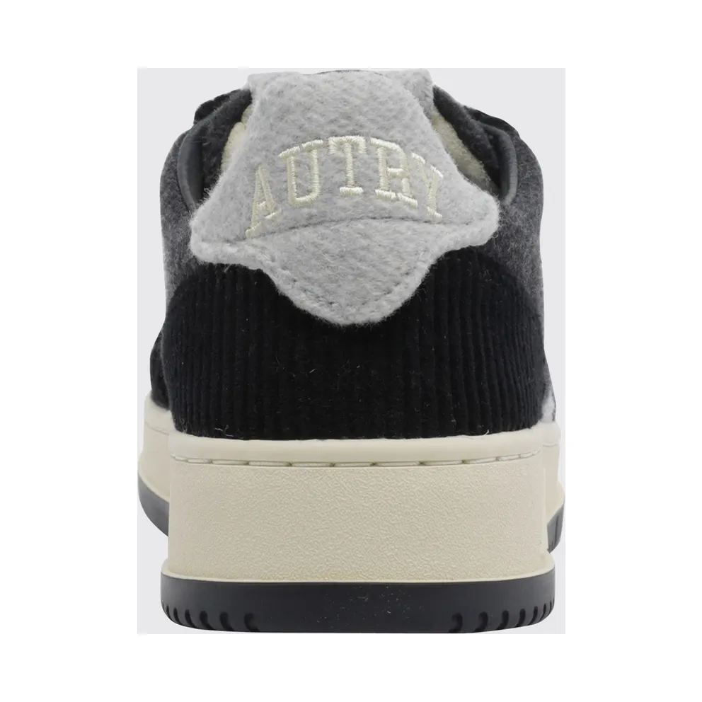 Autry Medalist Low Trainers in Smooth Calfskin with Perforated Toe Black 3 (AULMV104)