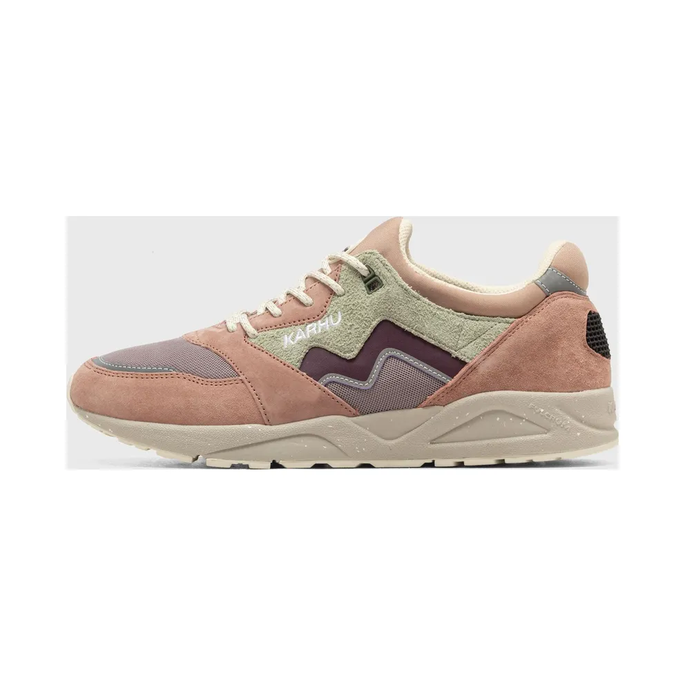 Karhu Aria Warm Taupe / Fig