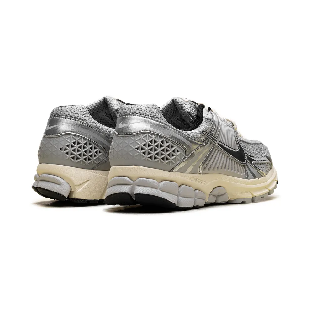 Nike Zoom Vomero 5 “Grey Fog Chrome” (IM3486-002)