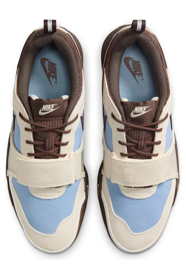 Nike Zoom Field Jaxx “Leche Blue”: Travis Scott zonder paniekpremie (4)