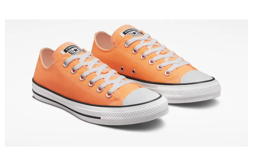 converse-chuck-taylor-all-star A04393C