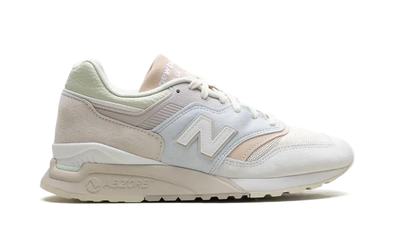 New Balance 997.5 “MiUSA Kith Easter White Ice Blue Peach” (U9975KT)