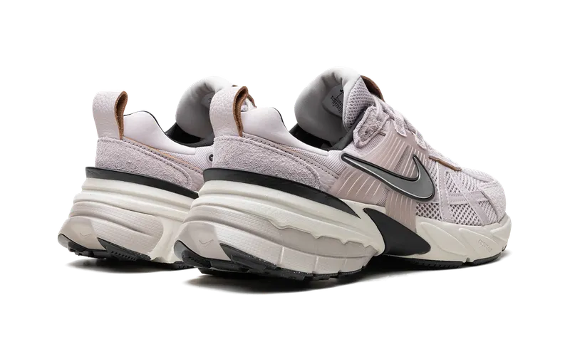 Nike V2K Run “Platinum Violet” (FN6703-001)