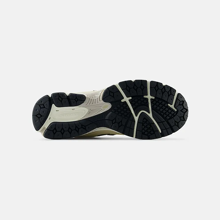 new-balance-2002r M2002RFI
