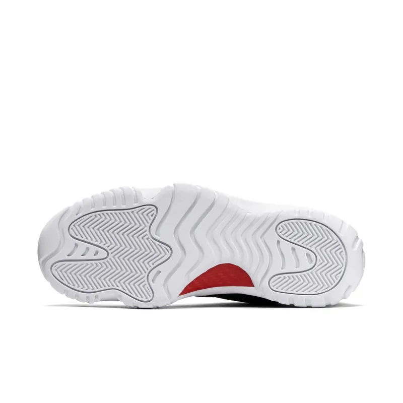 Jordan Future Low Black Red White Black/University Red-White (718948-001)
