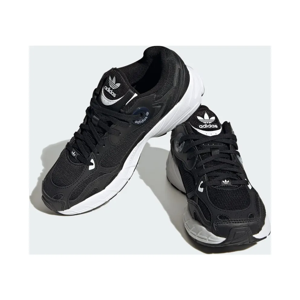 adidas Astir Core Black / Core Black / Cloud White (IE9886)