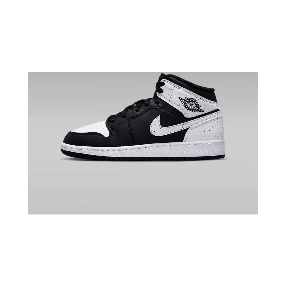 Nike Air Jordan 1 Mid “Black / White” (IX3526-010)