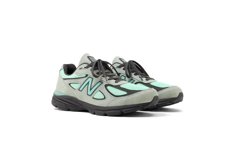 New Balance 990v4 “Silver Moss” (U990GE4): mint dat pas werkt met zwart