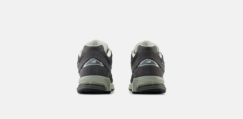 New Balance 2002R “Monochrome Pack Grey” (M2002RFL)