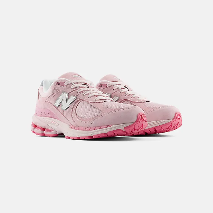 new-balance-2002r M2002RCR