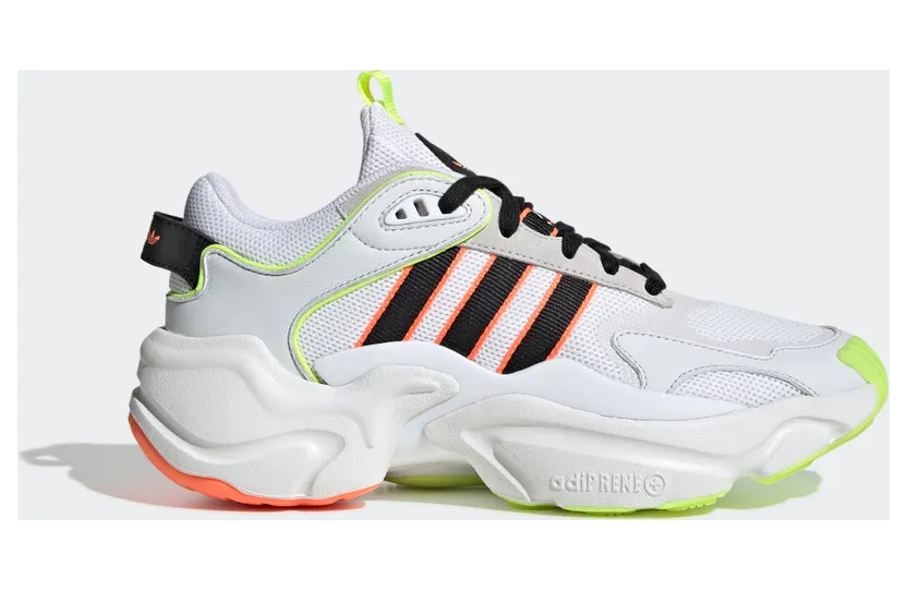 adidas MAGMUR RUNNER W Crystal White / Core Black / Cloud White (EH1094)