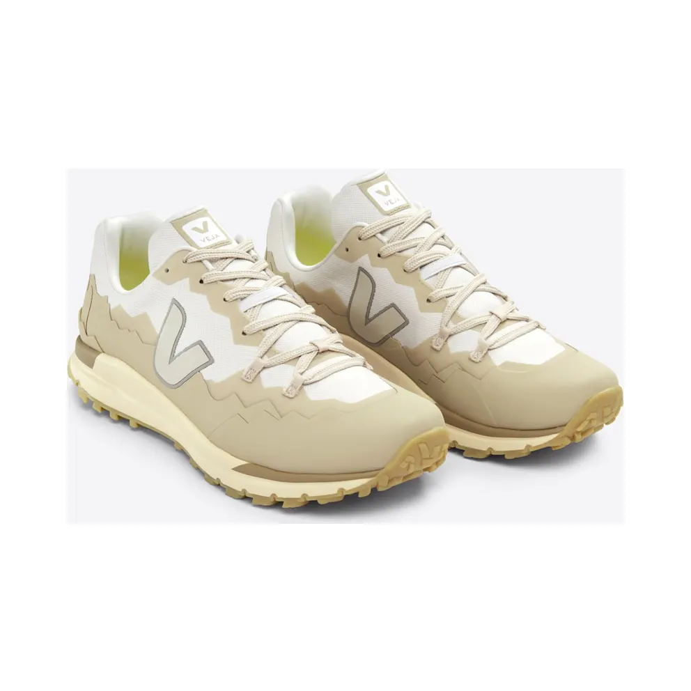 Veja FITZ ROY TREK SHELL GRAVEL PIERRE ALMOND – “Beige” (FR2303371A)